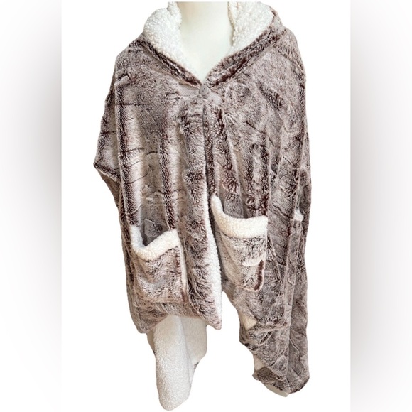 Cozy Critter Moose Hooded Wrap Blanket Super Soft and Warm One Size - Picture 3 of 7